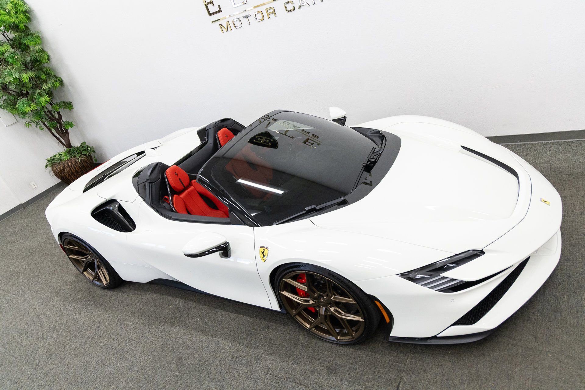 Used 2024 Ferrari SF90 Spider image 35