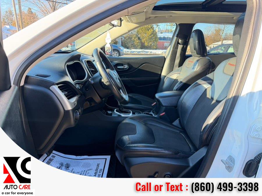 Used 2016 Jeep Cherokee Trailhawk w/ Comfort/Convenience Group AWD/4WD image 18