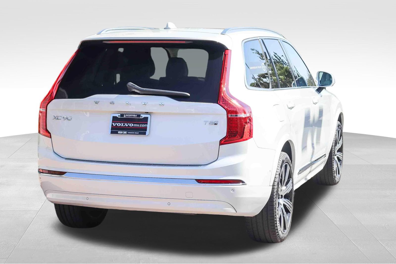Used 2025 Volvo XC90 T8 Plus w/ Protection Package Premier AWD/4WD image 8