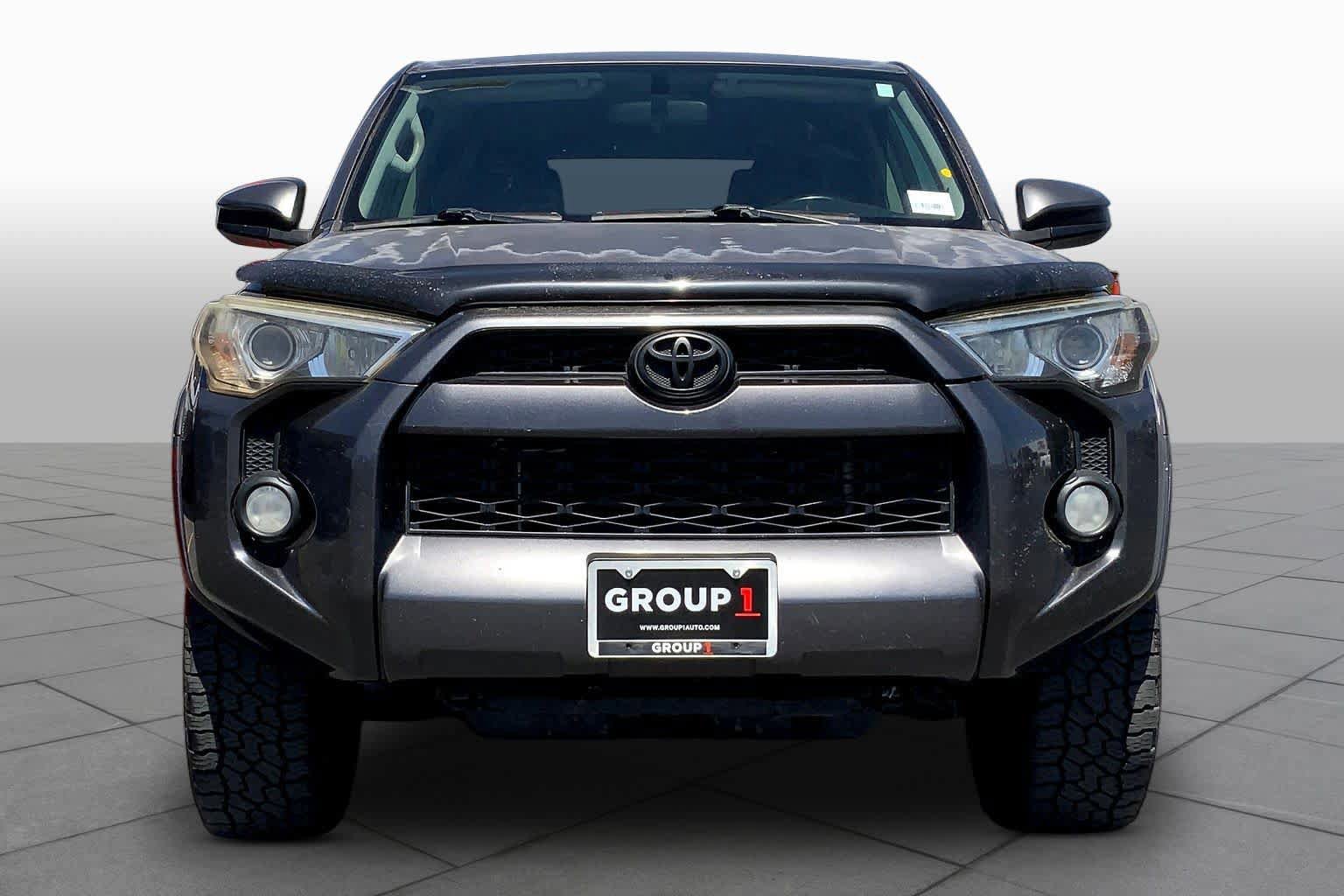 Used 2015 Toyota 4Runner SR5 AWD/4WD image 3