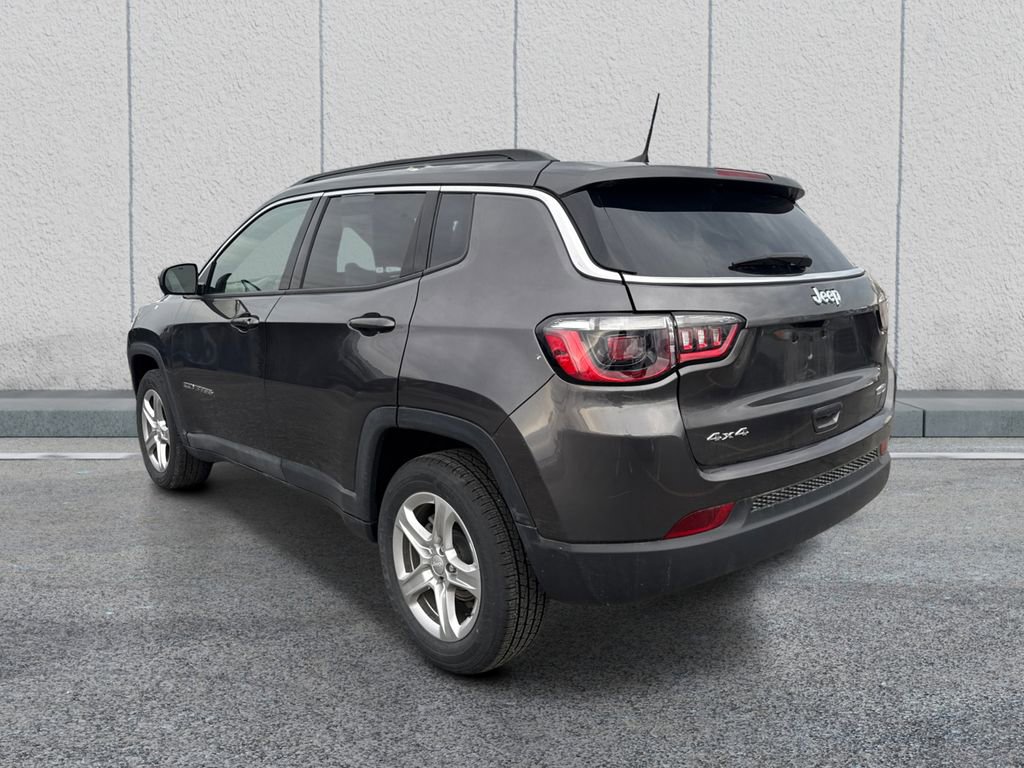 Used 2023 Jeep Compass Latitude image 5