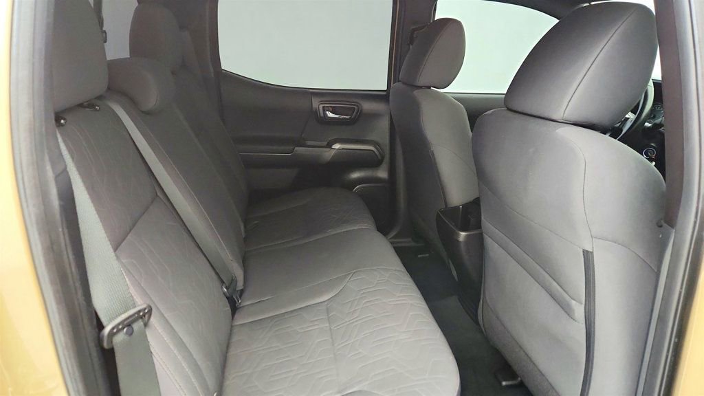 Used 2016 Toyota Tacoma TRD Sport w/ Towing Package image 23