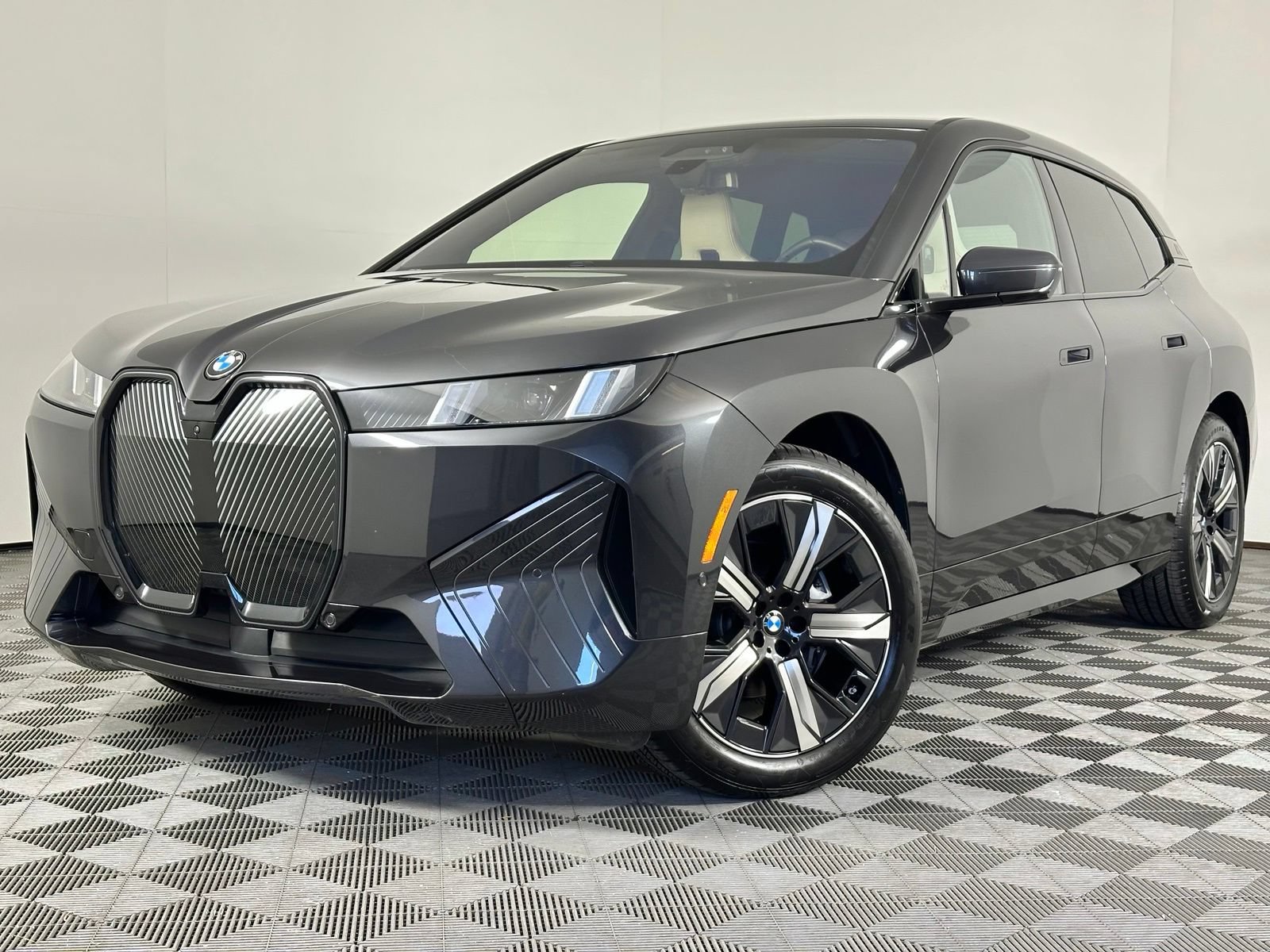 Used 2026 BMW iX xDrive45 AWD/4WD image 43