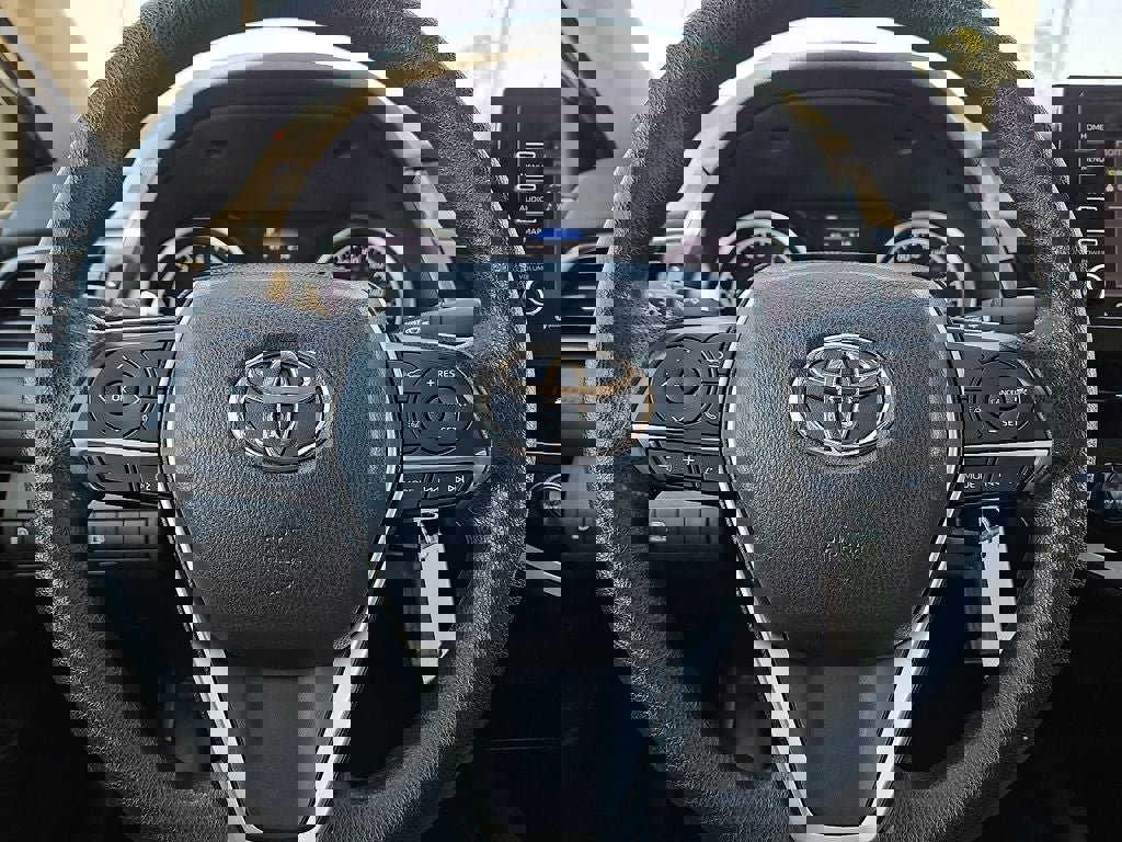 Used 2022 Toyota Camry LE image 30