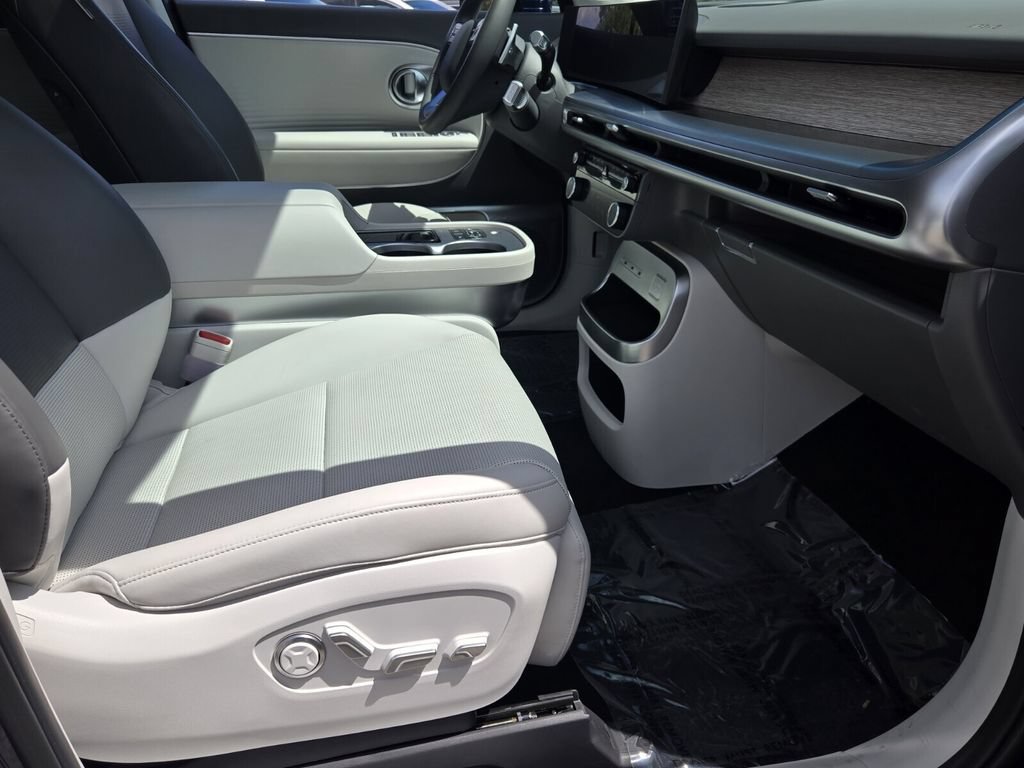 Certified 2026 Hyundai Ioniq 9 Limited AWD/4WD image 16