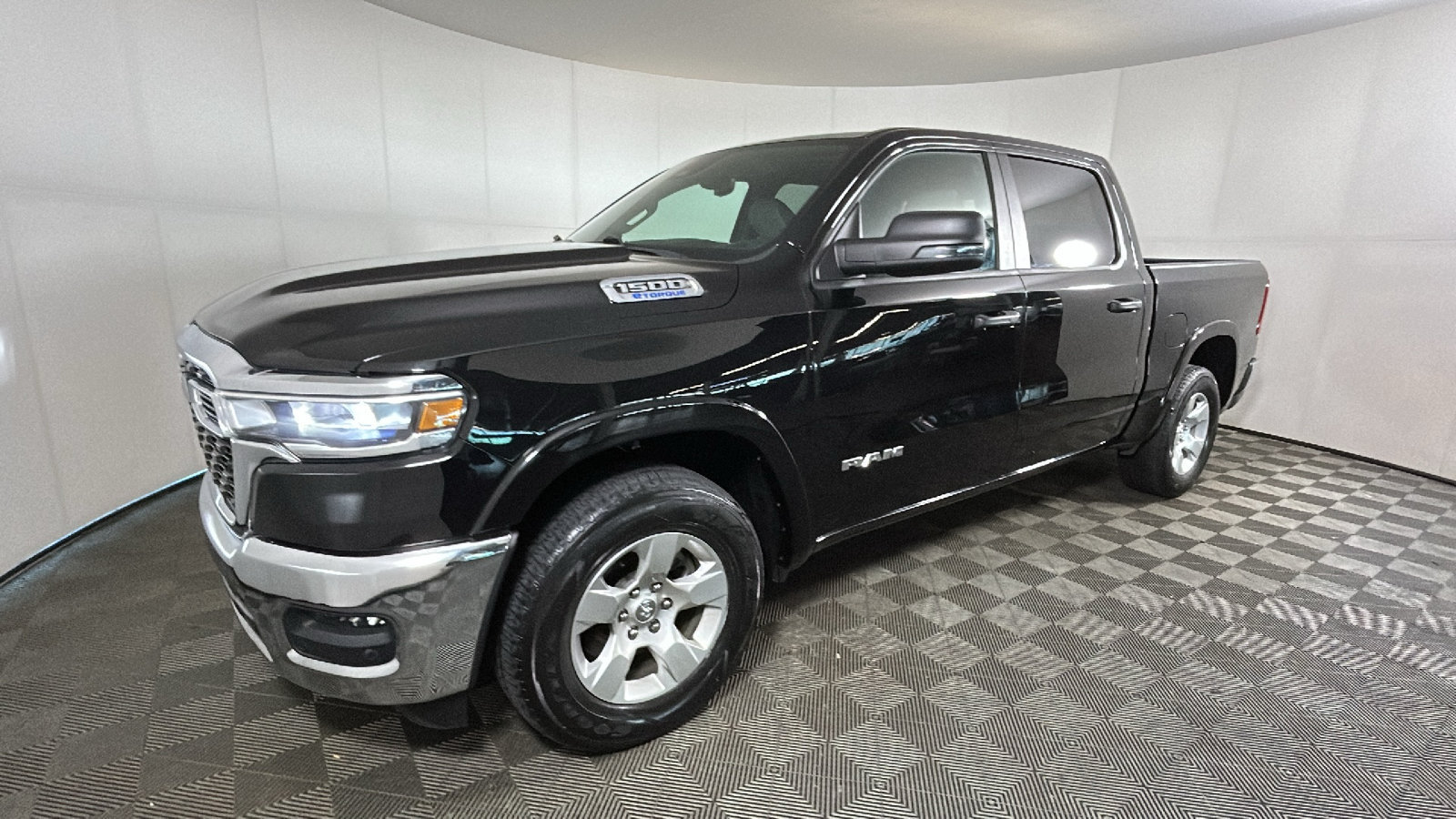 Used 2025 RAM 1500 Big Horn AWD/4WD image 8