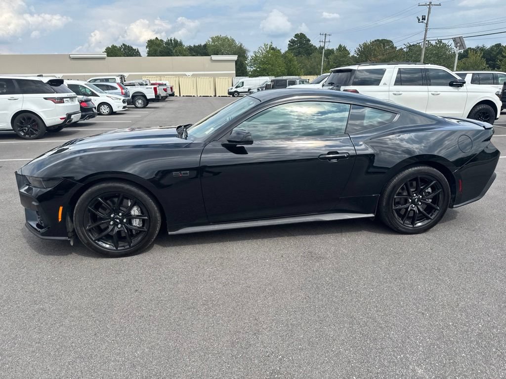 Used 2025 Ford Mustang GT RWD image 13