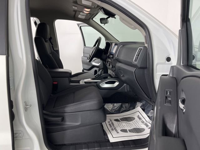 Used 2024 Nissan Frontier SV image 30