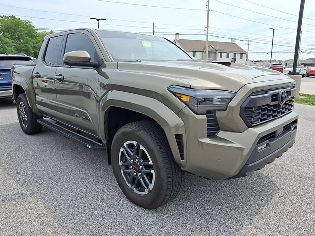 Used 2025 Toyota Tacoma TRD Sport w/ TRD Sport Premium Package AWD/4WD image 1