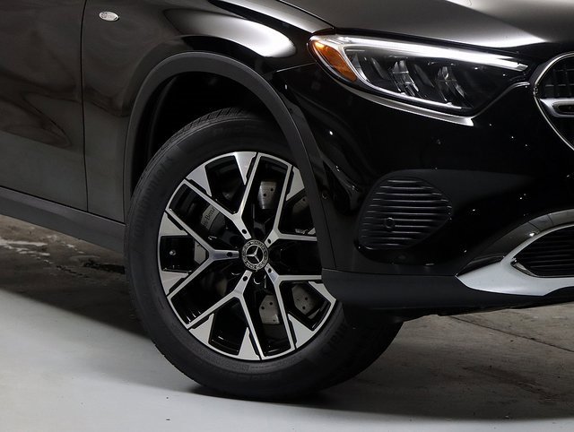 New 2025 Mercedes-Benz GLC 350e 4MATIC image 3