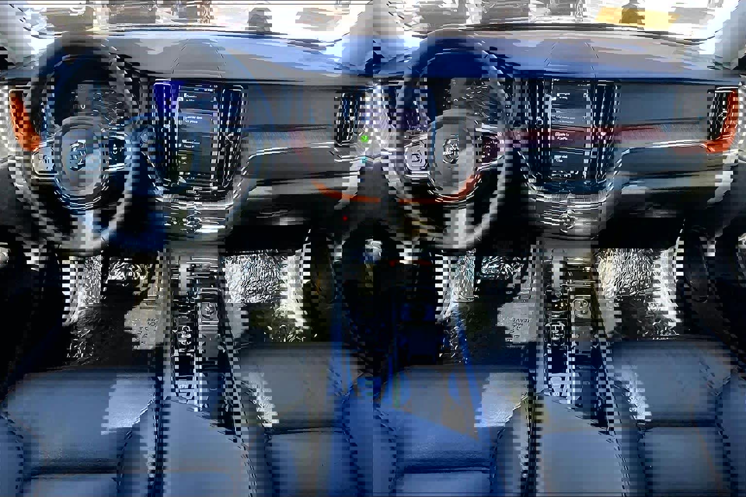 Used 2024 Volvo XC60 B5 Plus w/ Climate Package image 15