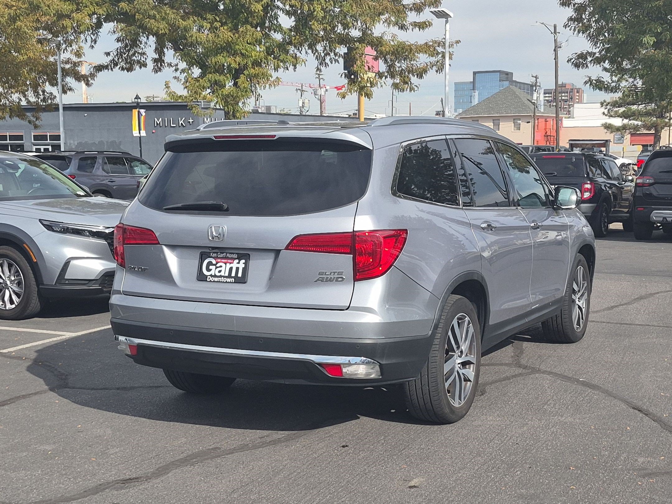 Used 2016 Honda Pilot Elite image 3