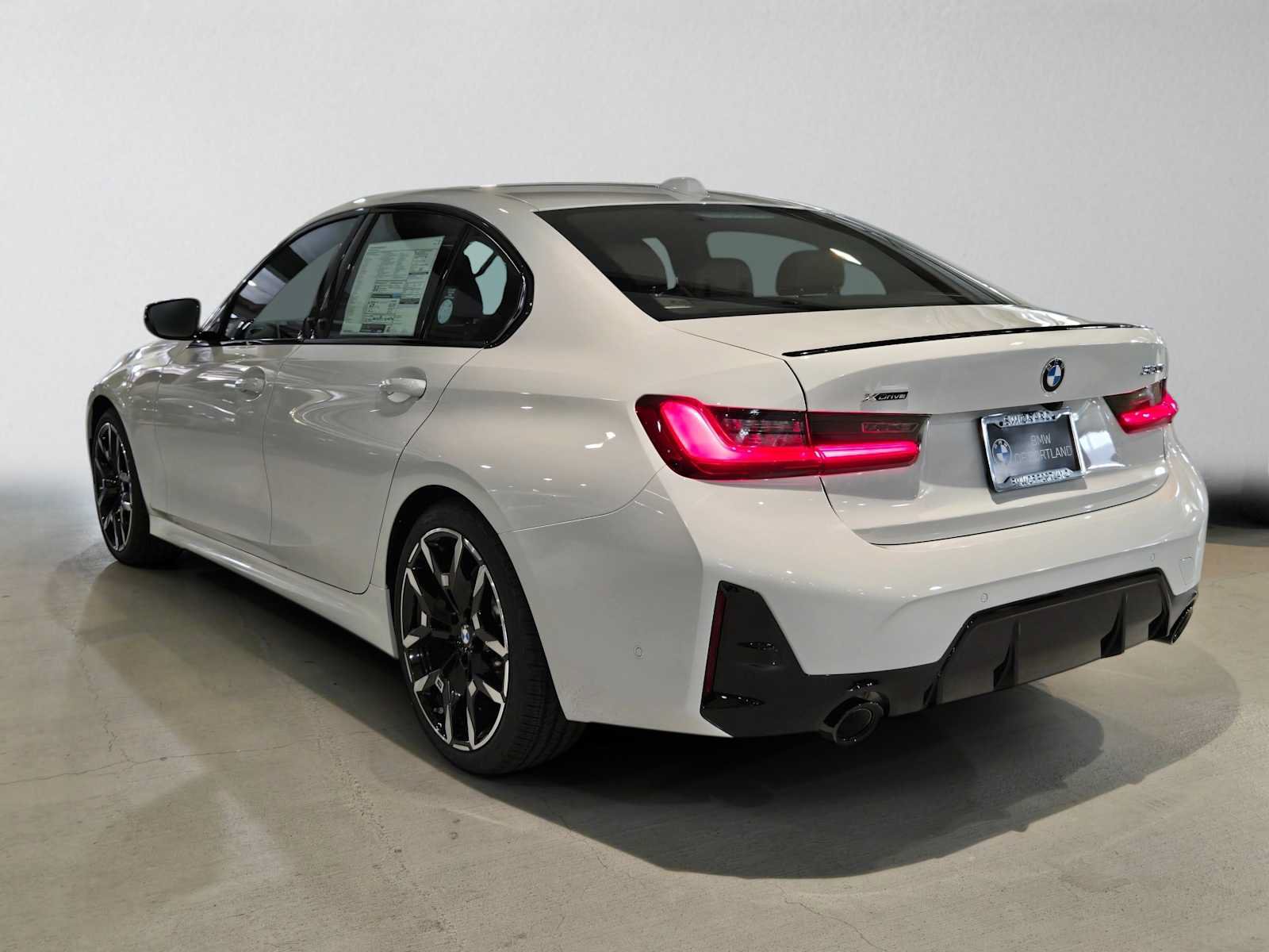 New 2026 BMW 330i xDrive Sedan AWD/4WD image 5