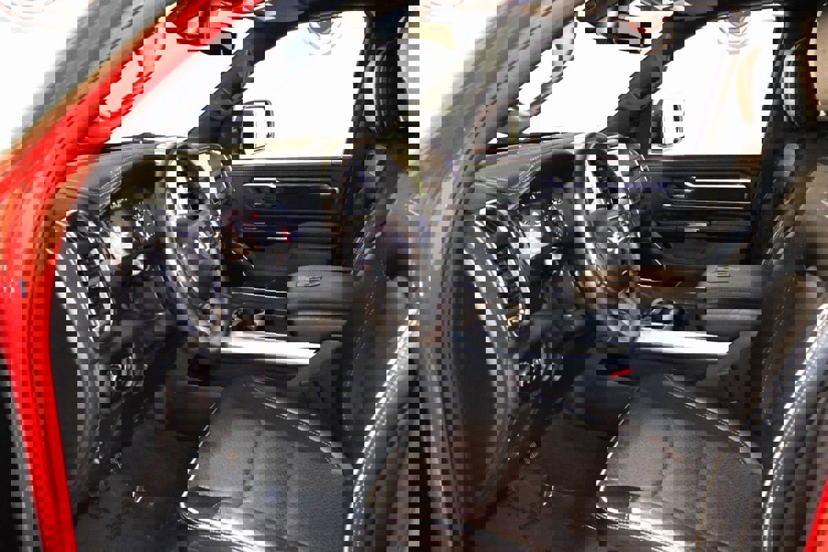 Used 2024 RAM 1500 Laramie image 38
