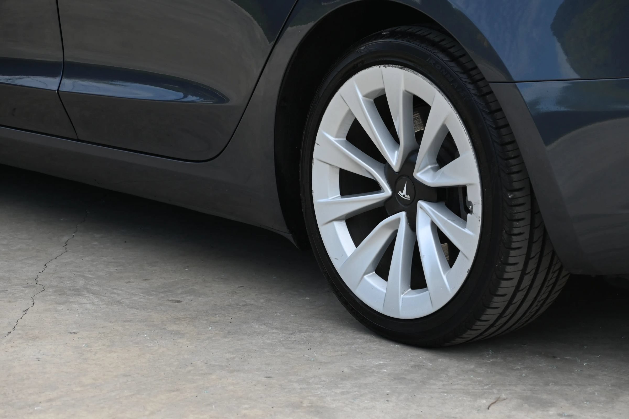 Used 2023 Tesla Model 3 Standard Range RWD image 9