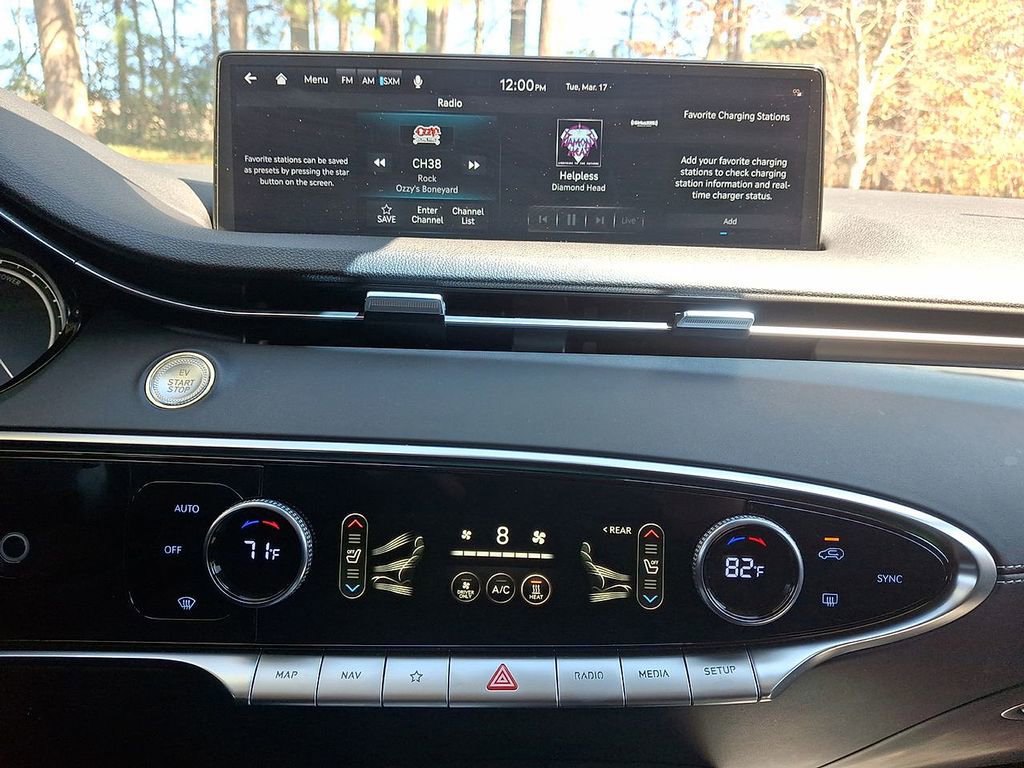 Used 2025 Genesis Electrified GV70 Advanced image 14