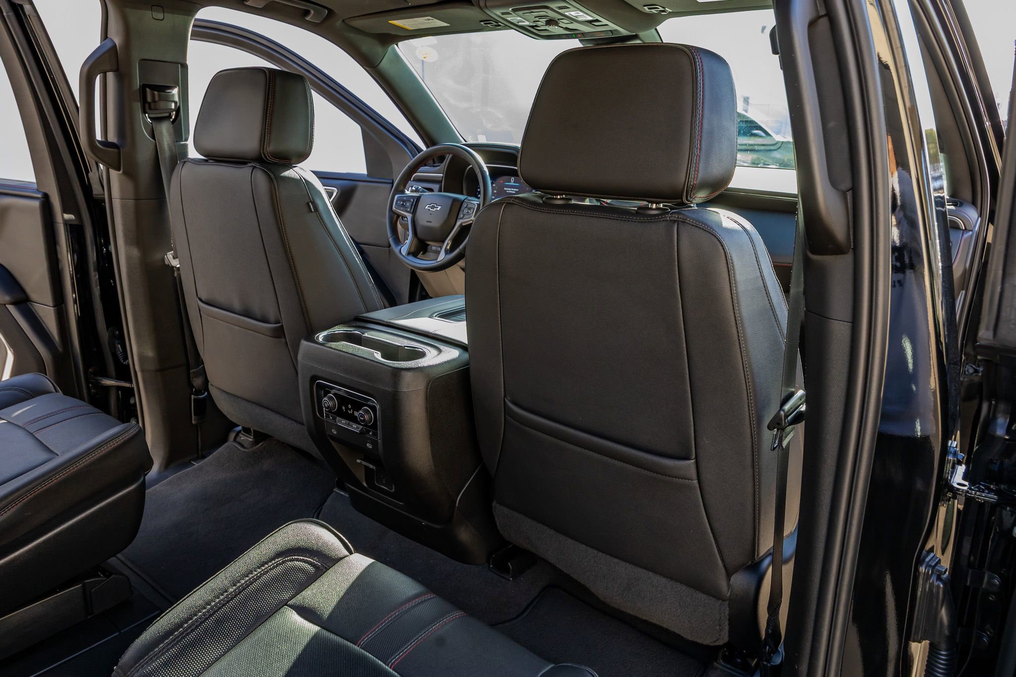 Used 2023 Chevrolet Suburban RST w/ Sport Performance Package image 31