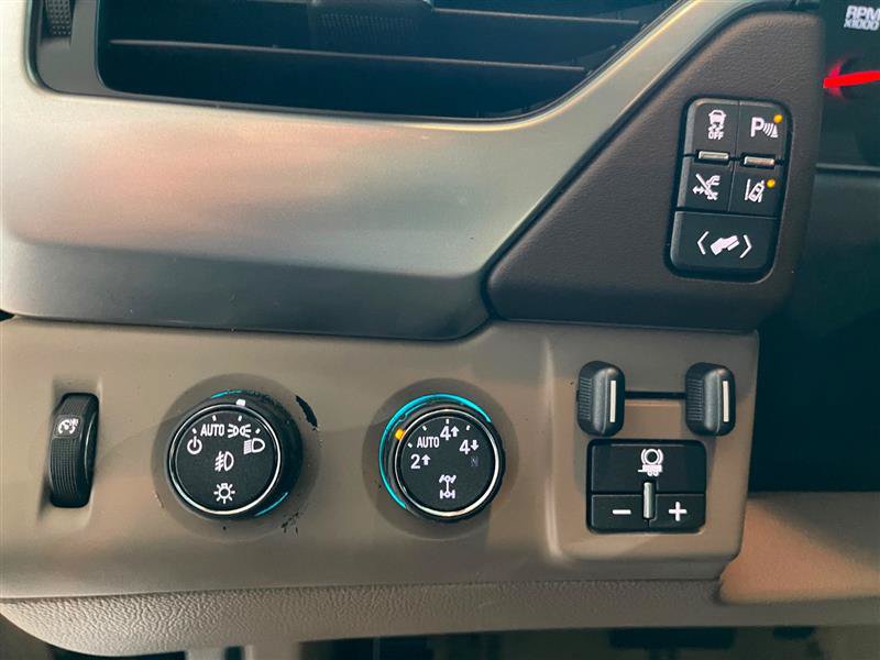 Used 2015 Chevrolet Suburban LTZ AWD/4WD image 16