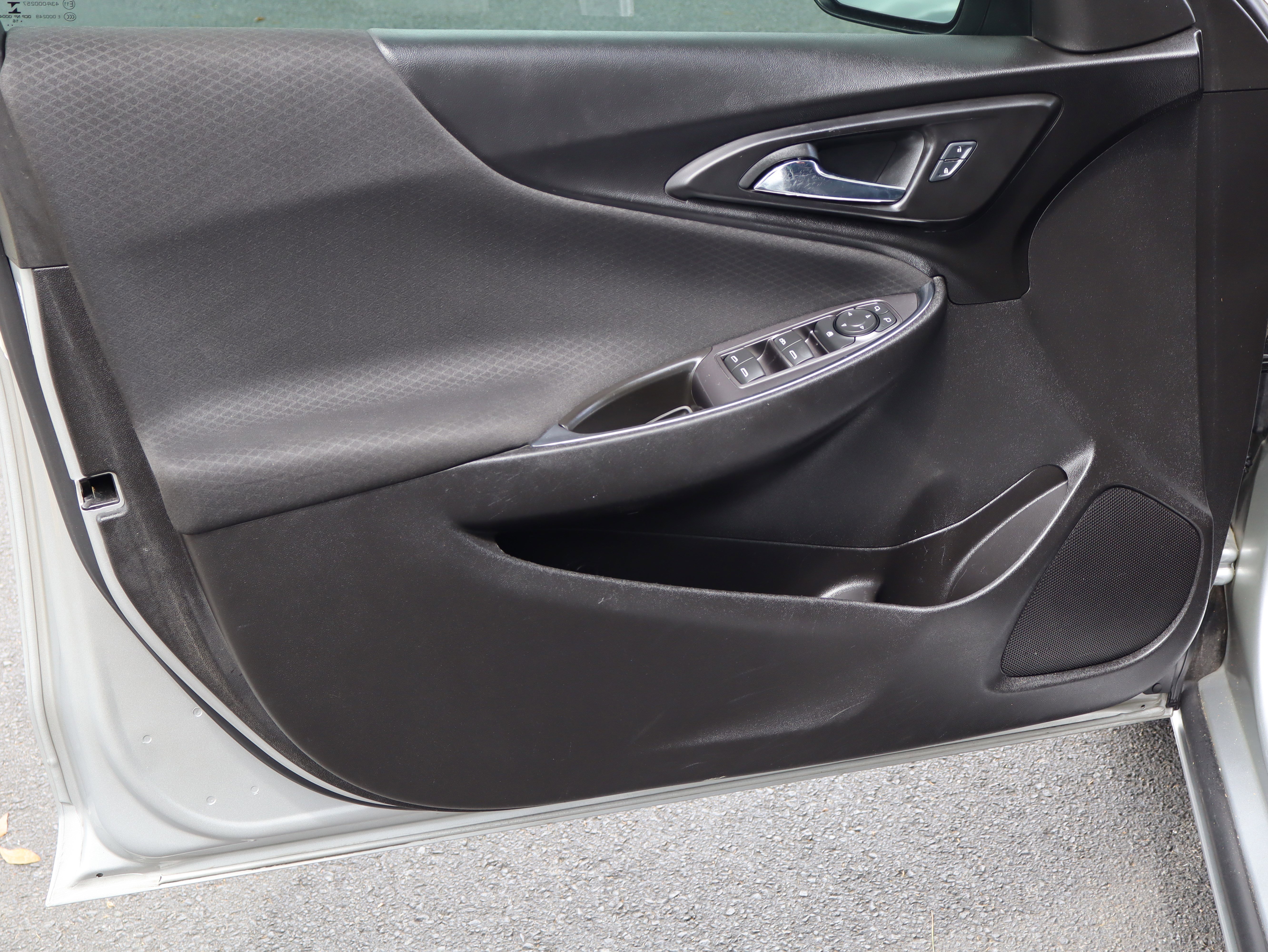 Used 2016 Chevrolet Malibu LT image 17