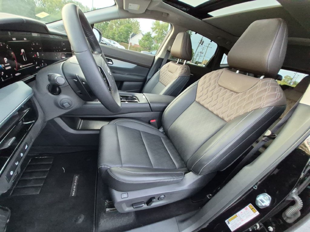 Used 2025 Nissan Murano Platinum w/ Cargo Package AWD/4WD image 11
