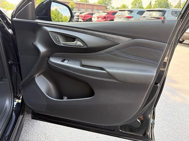 Used 2025 Buick Envista Sport Touring w/ Convenience I Package FWD image 14