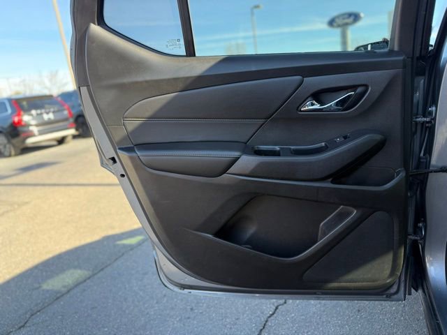 Used 2021 Chevrolet Traverse RS image 16