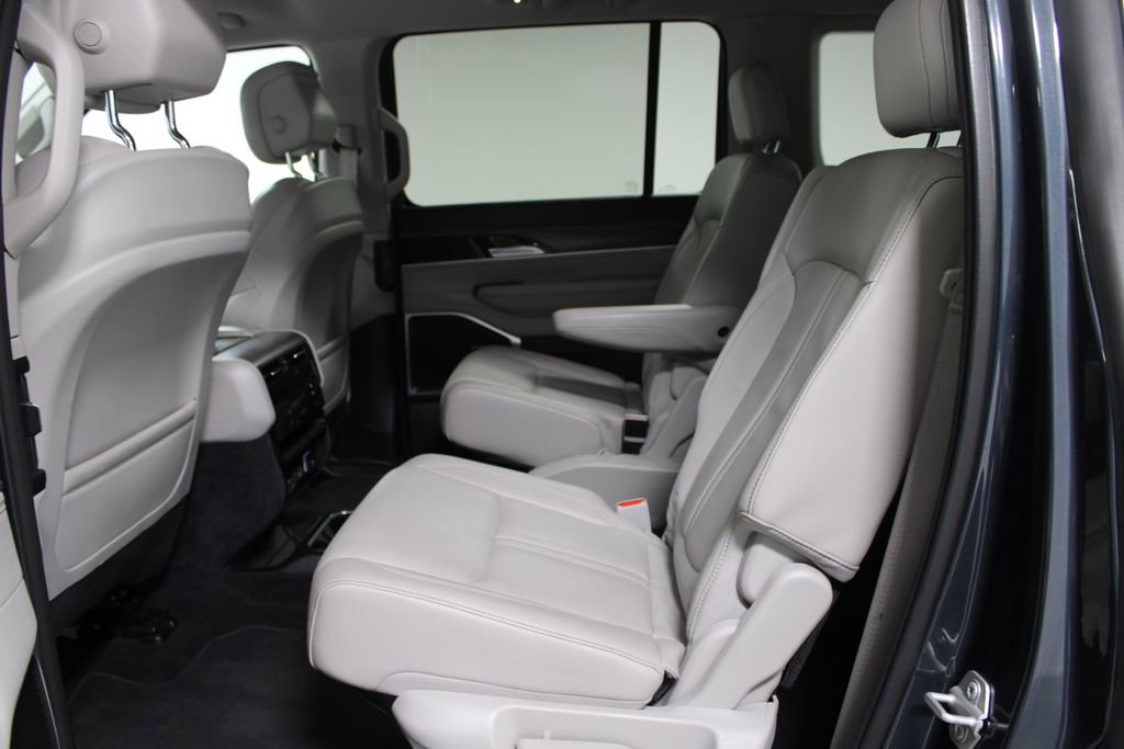 Used 2024 Jeep Wagoneer Series II image 23