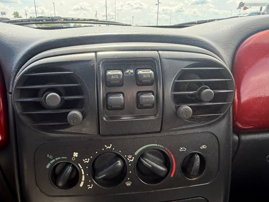 Used 2005 Chrysler PT Cruiser Touring FWD image 19