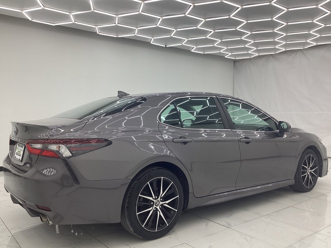 Used 2022 Toyota Camry SE image 12