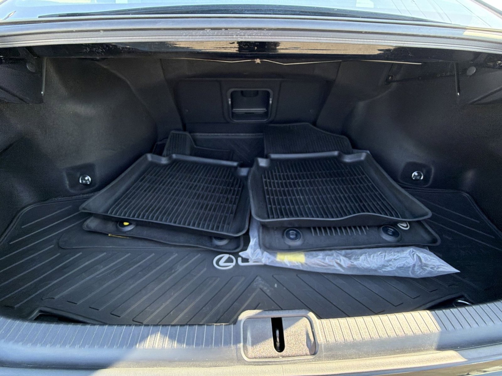 Used 2022 Lexus ES 300h w/ Premium Package image 25