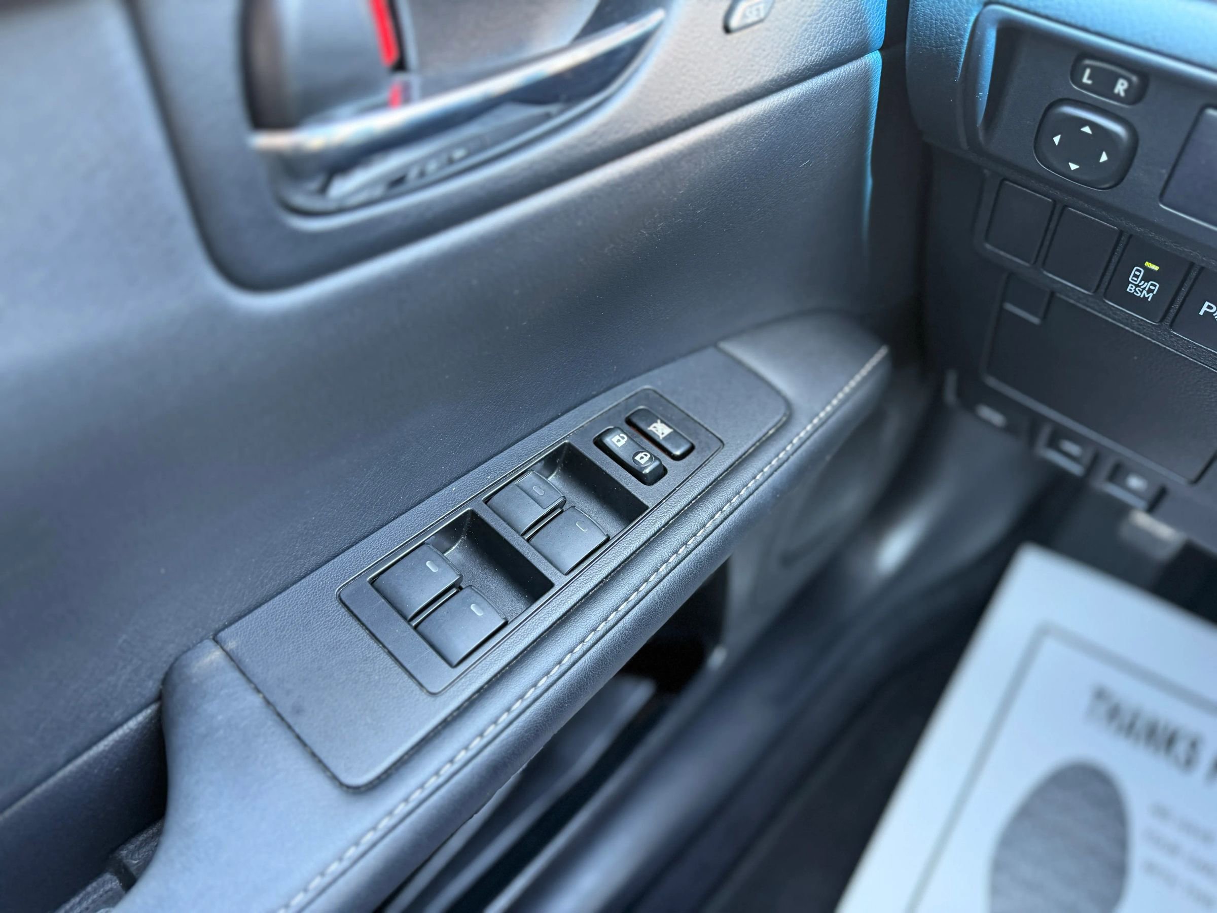 Used 2013 Lexus ES 350 w/ Luxury Pkg image 24