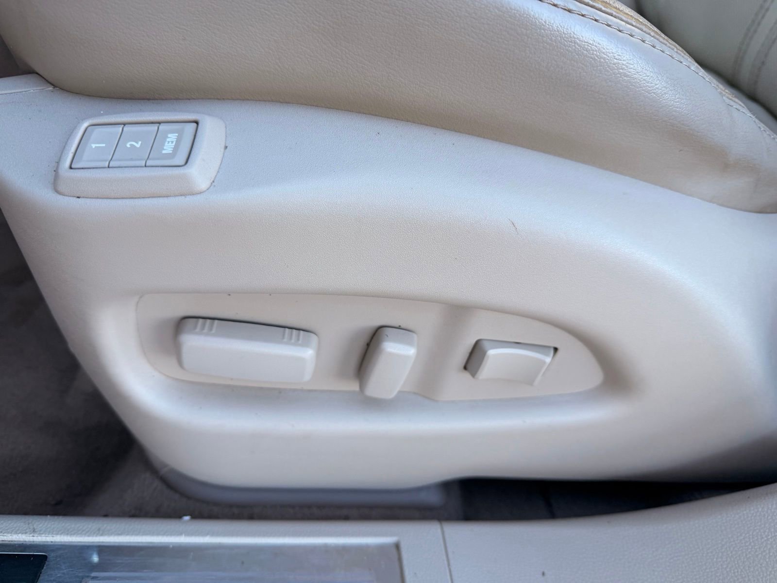 Used 2014 Cadillac SRX Performance w/ Driver Awareness Package image 11