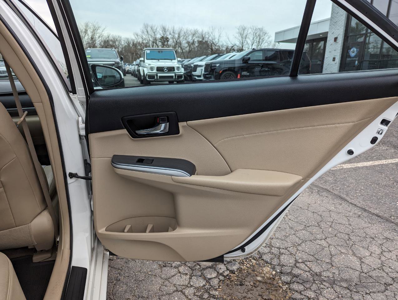 Used 2013 Toyota Camry XLE w/ Leather Pkg FWD image 36