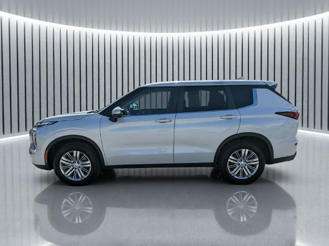 Used 2024 Mitsubishi Outlander ES FWD image 7