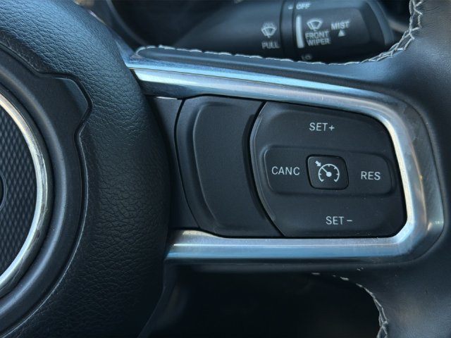 Used 2022 Jeep Wrangler Unlimited Sahara AWD/4WD image 29