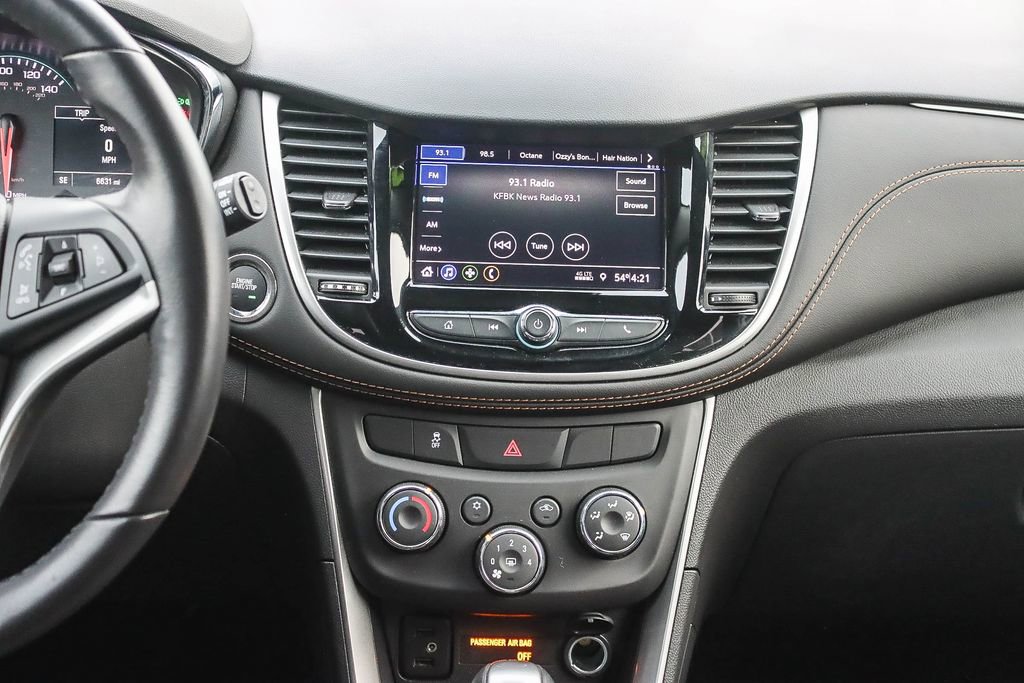 Used 2022 Chevrolet Trax LT w/ LT Convenience Package image 17