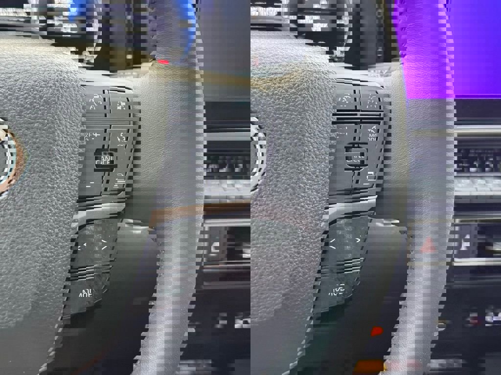 Used 2025 Toyota Camry XLE w/ Premium Plus Package image 29