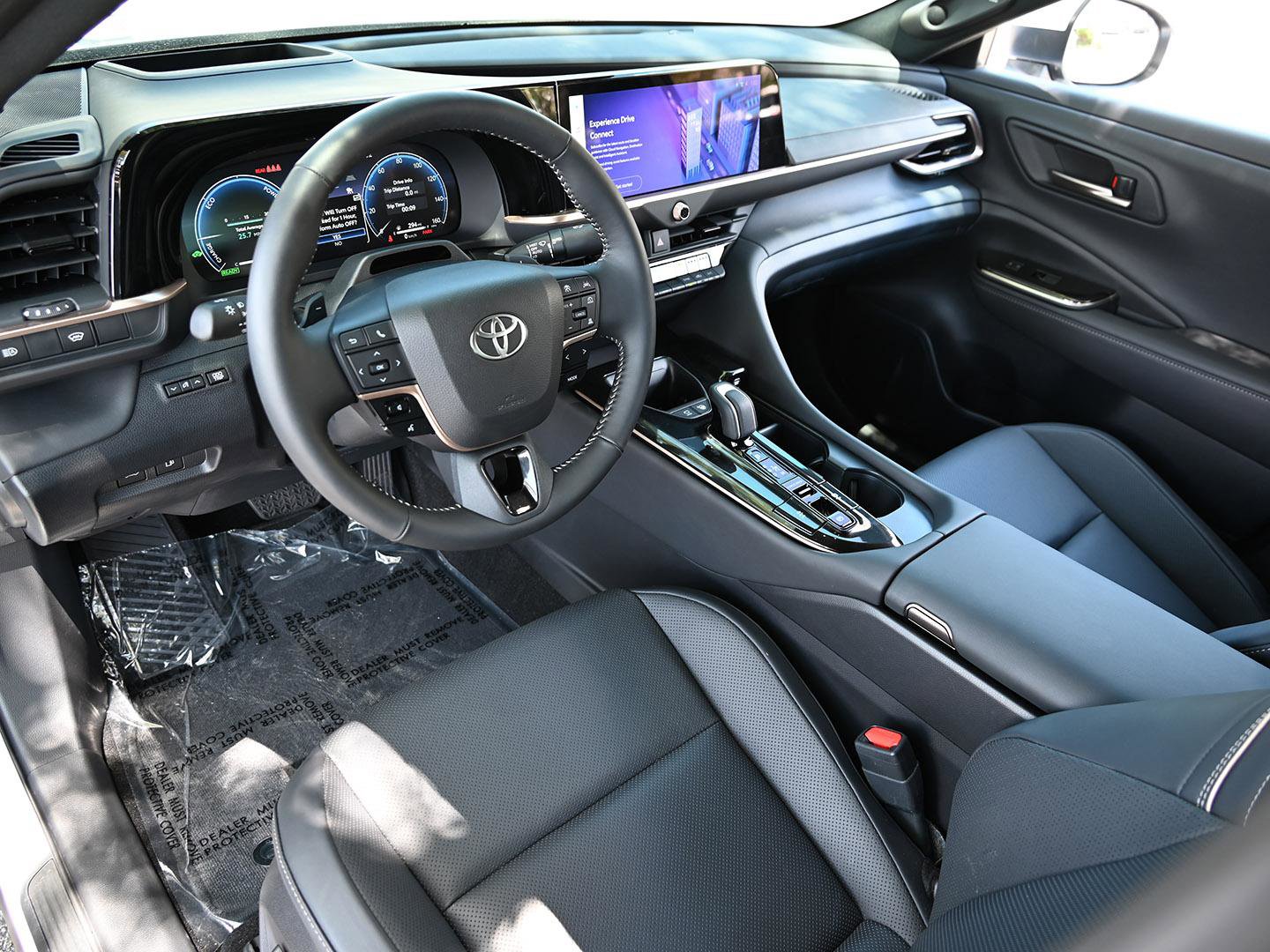 Used 2025 Toyota Crown Platinum image 43