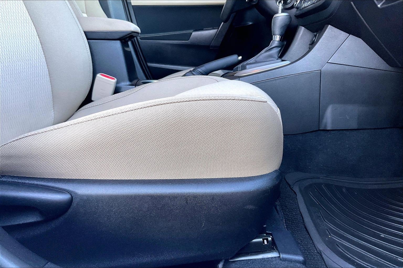 Used 2014 Toyota Corolla LE image 21