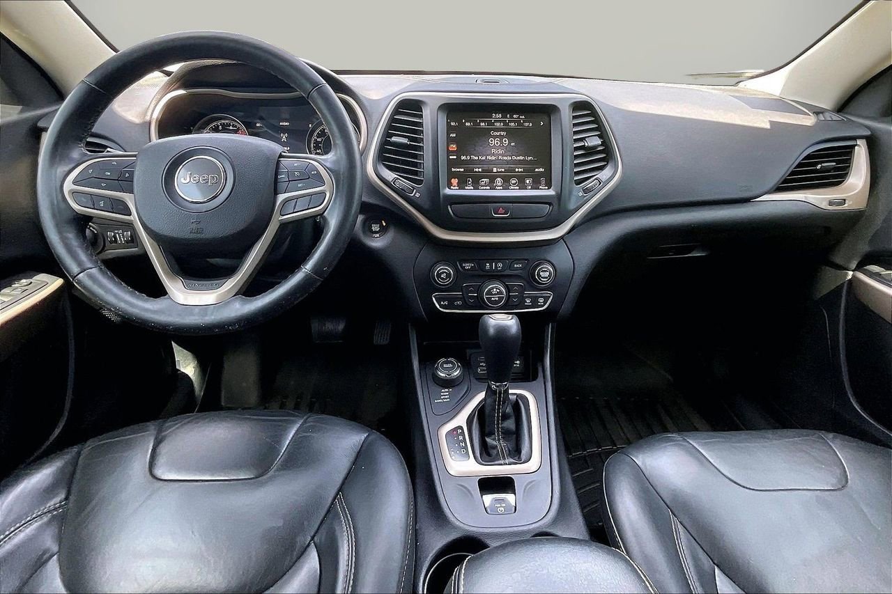 Used 2017 Jeep Cherokee Limited AWD/4WD image 15