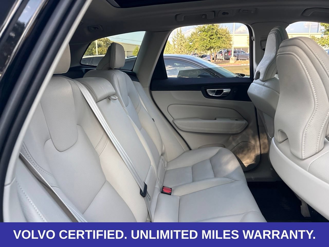 Certified 2024 Volvo XC60 B5 Plus w/ Protection Package Premier AWD/4WD image 10