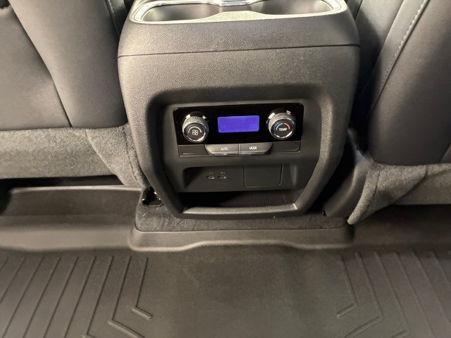 Certified 2026 Chevrolet Traverse LT AWD/4WD image 19
