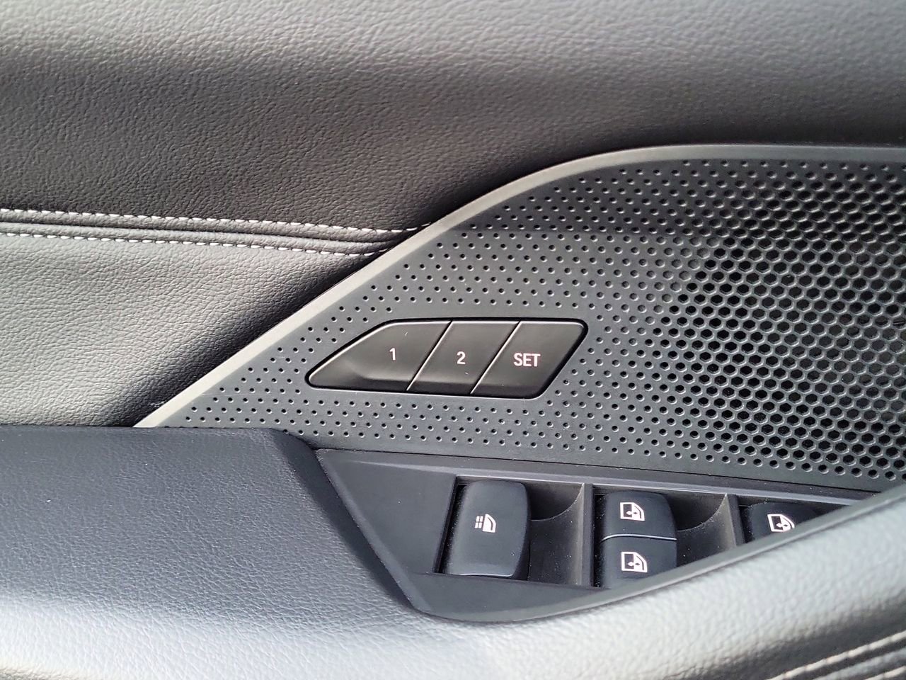 Used 2022 BMW 430i Convertible image 15