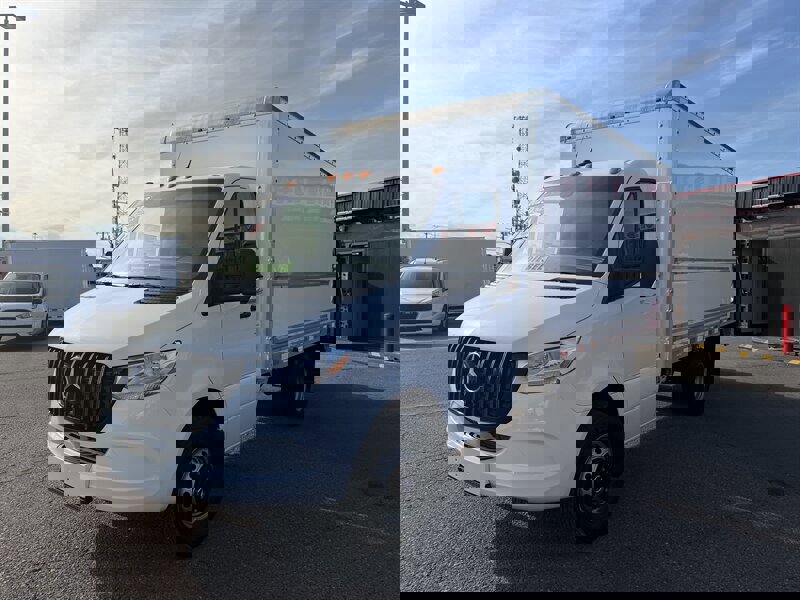 Used 2023 Mercedes-Benz Sprinter 3500 image 2