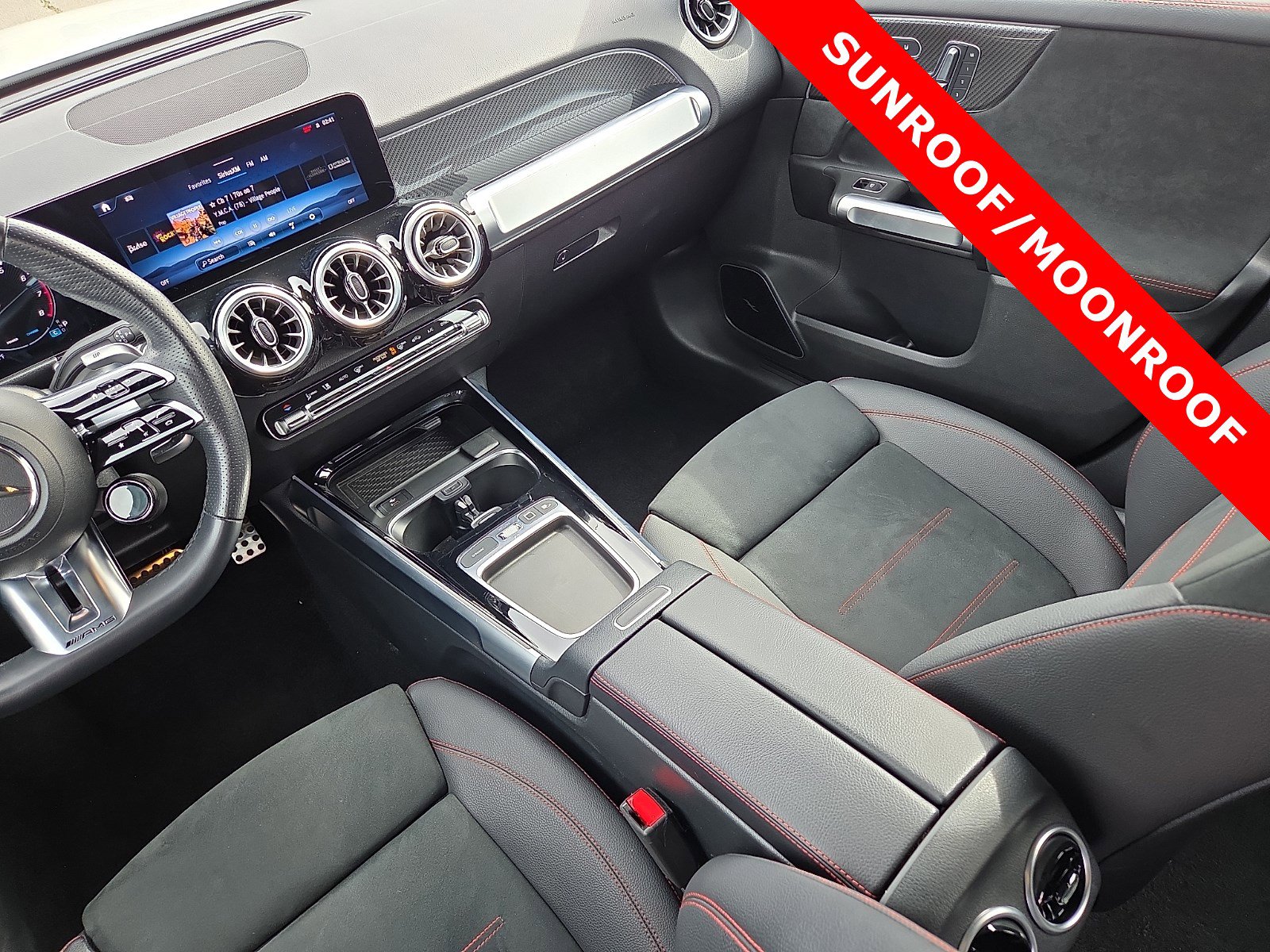 Used 2025 Mercedes-Benz GLB 35 AMG 4MATIC image 12