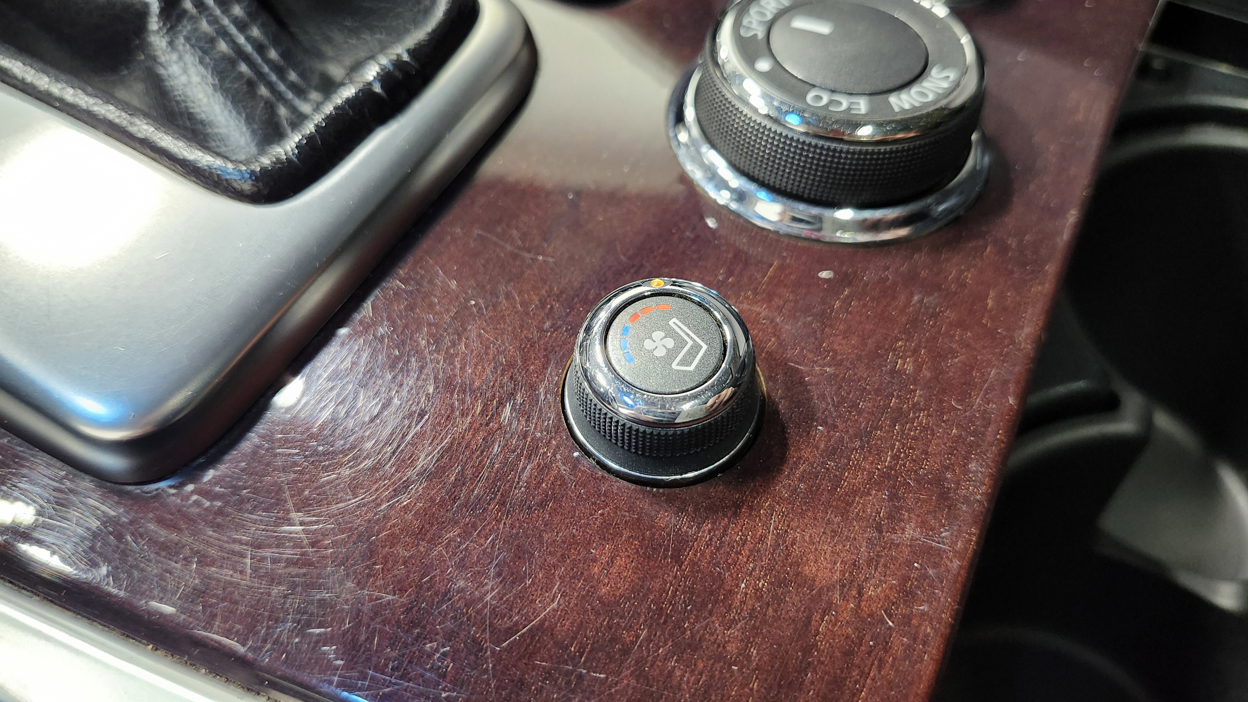 Used 2019 INFINITI Q70 Luxe image 11