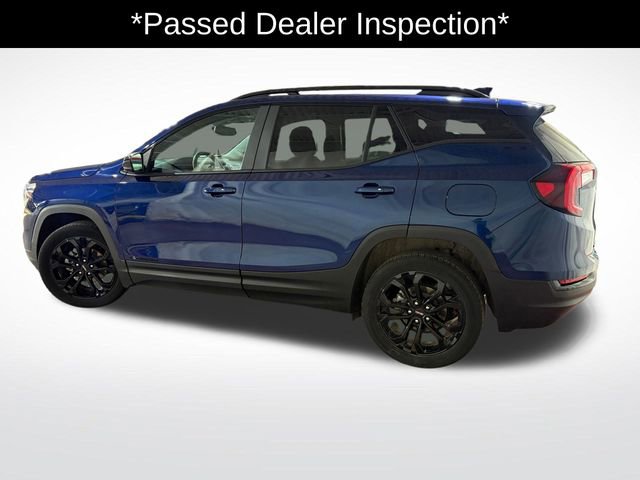 Used 2022 GMC Terrain SLE w/ Driver Convenience Package image 2