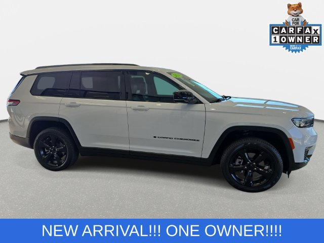 Used 2024 Jeep Grand Cherokee L Limited w/ Black Appearance Package AWD/4WD image 4