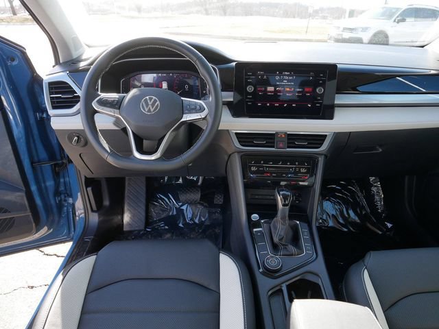 New 2026 Volkswagen Taos SEL AWD/4WD image 9