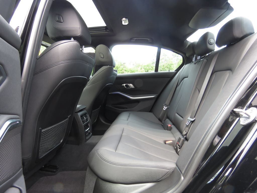 Used 2020 BMW 330i xDrive Sedan w/ Convenience Package AWD/4WD image 19